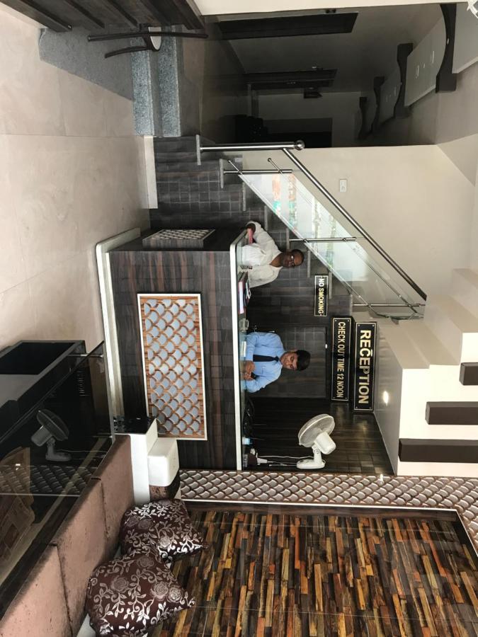 Hotel Mmk Kanpur Exteriör bild