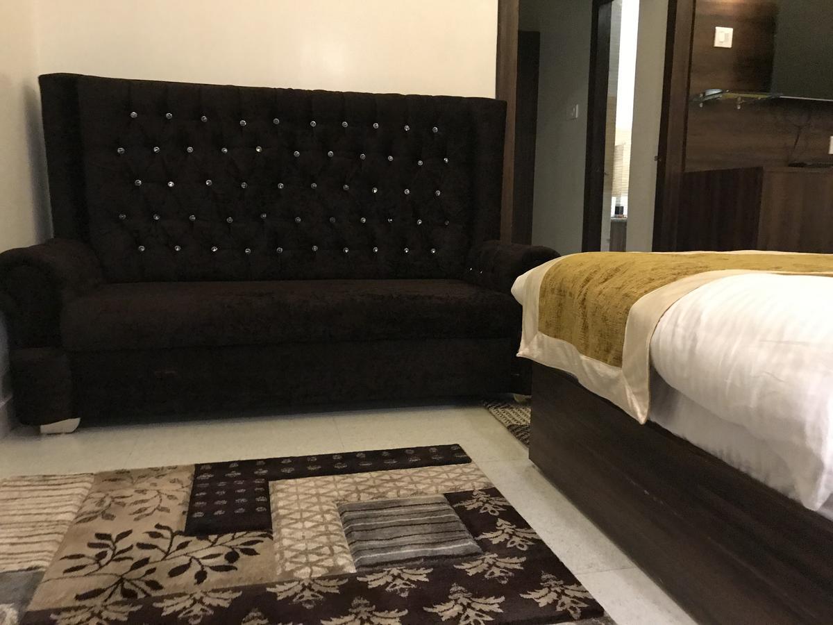 Hotel Mmk Kanpur Exteriör bild