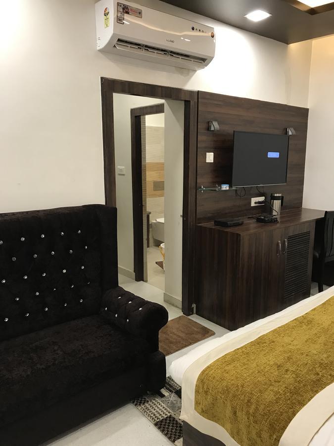 Hotel Mmk Kanpur Exteriör bild