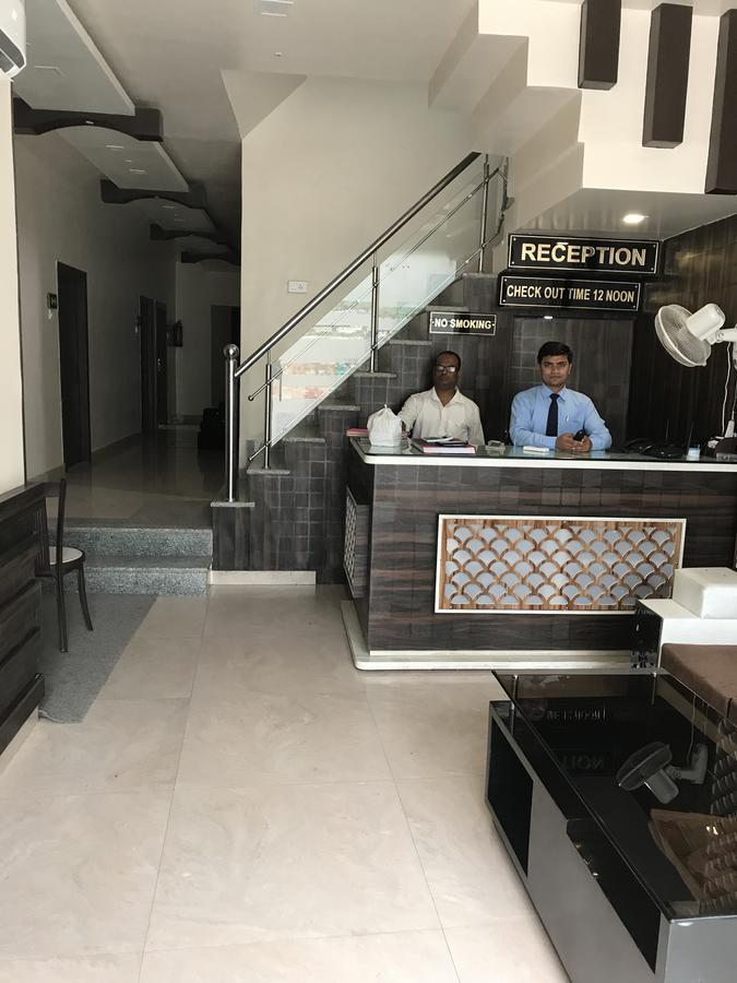 Hotel Mmk Kanpur Exteriör bild