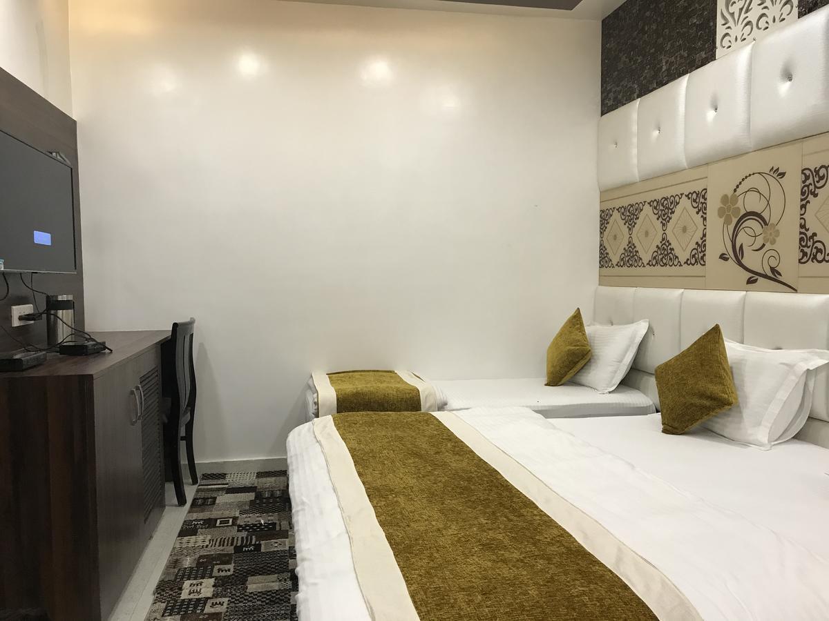 Hotel Mmk Kanpur Exteriör bild