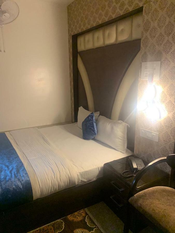 Hotel Mmk Kanpur Exteriör bild