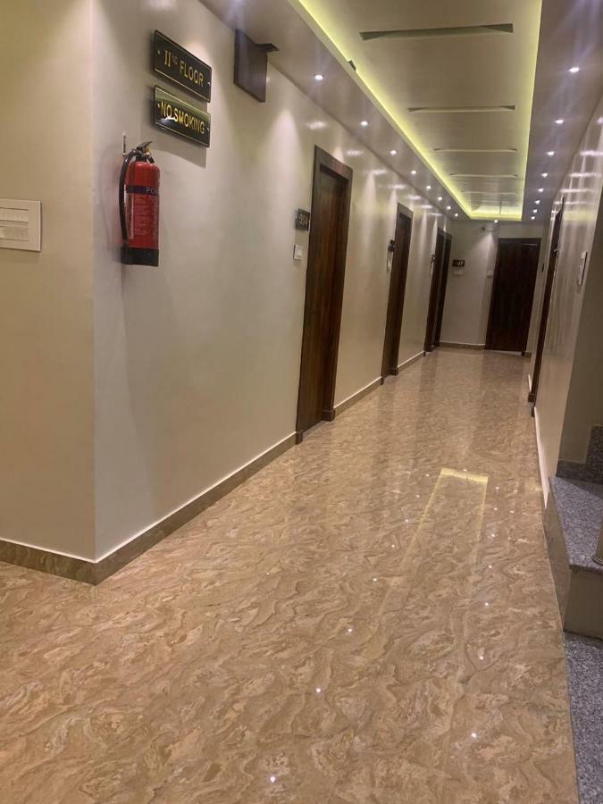 Hotel Mmk Kanpur Exteriör bild