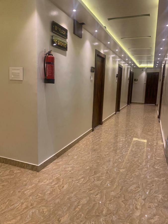 Hotel Mmk Kanpur Exteriör bild