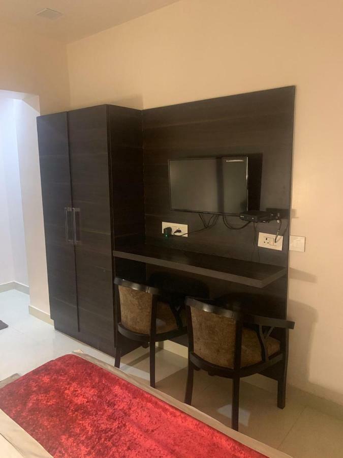 Hotel Mmk Kanpur Exteriör bild