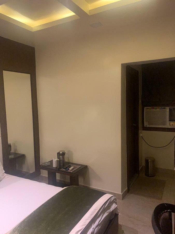 Hotel Mmk Kanpur Exteriör bild